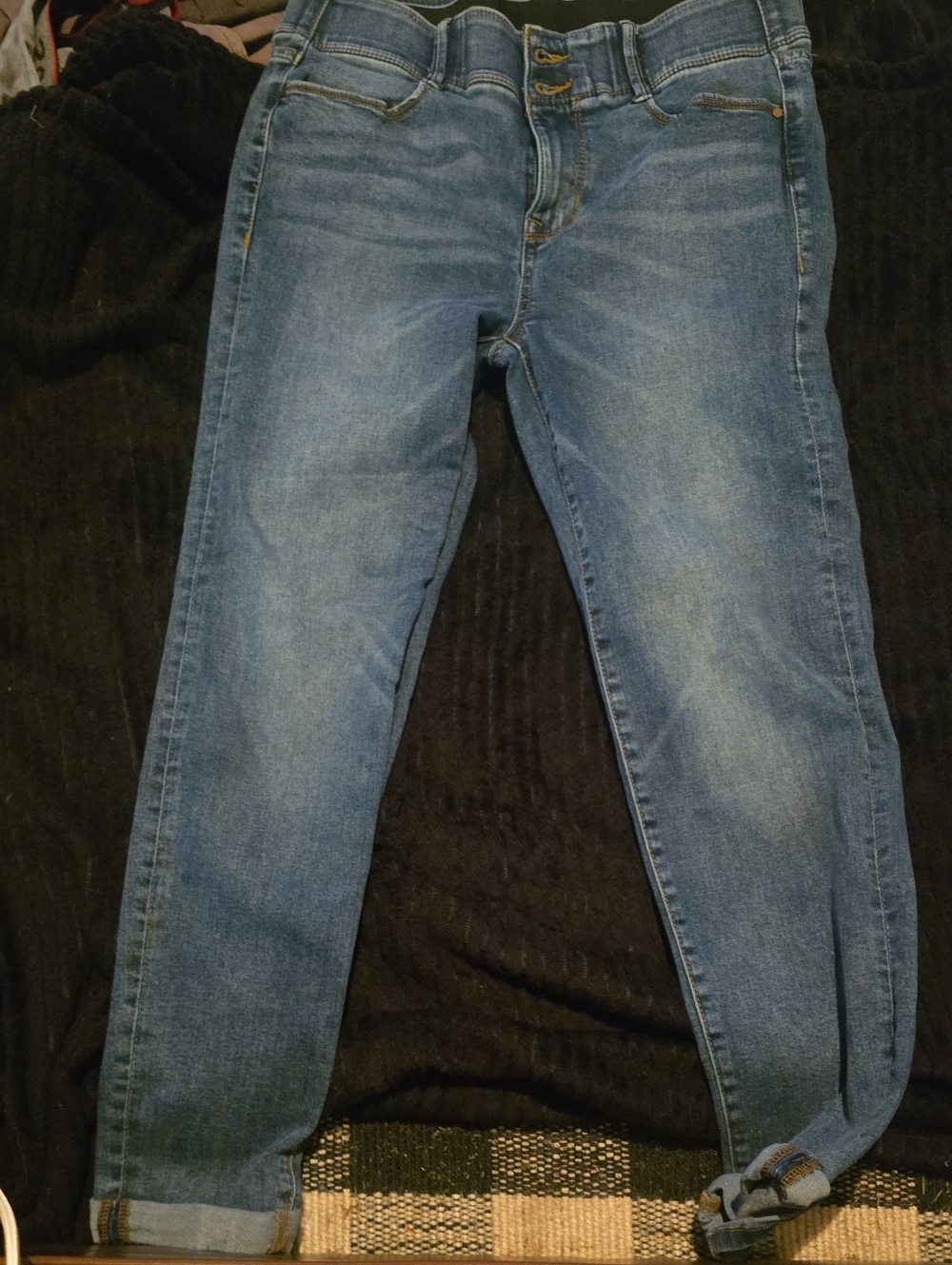 Apt. 9 Medium Blue Ankle Jeans